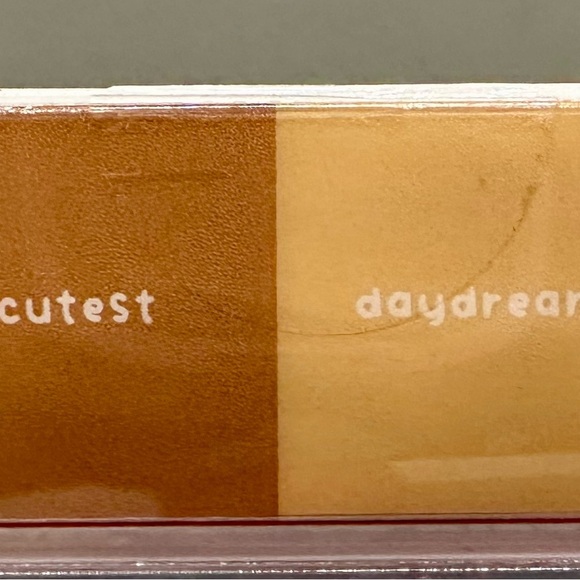 Hello Kitty Makeup Set. Crème Shop bag, Hand Mask, Headband, Palettes and gloss. - Picture 14 of 16